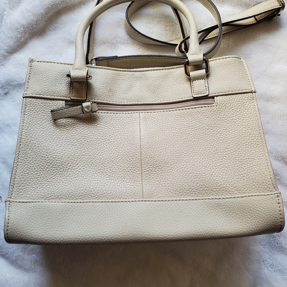 Giani Bernini Cream Pebbled Leather Crossbody Purse - Picture 2 of 5